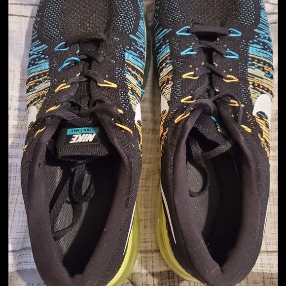 Nike - Picture 3 of 5